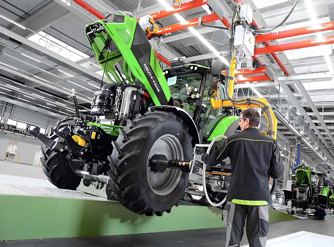 Choose anti-sinking tires for paddy field operations and low rolling resistance tires for dry farmland operations. Choose anti-sinking tires for paddy field operations and low rolling resistance tires for dry farmland operations.